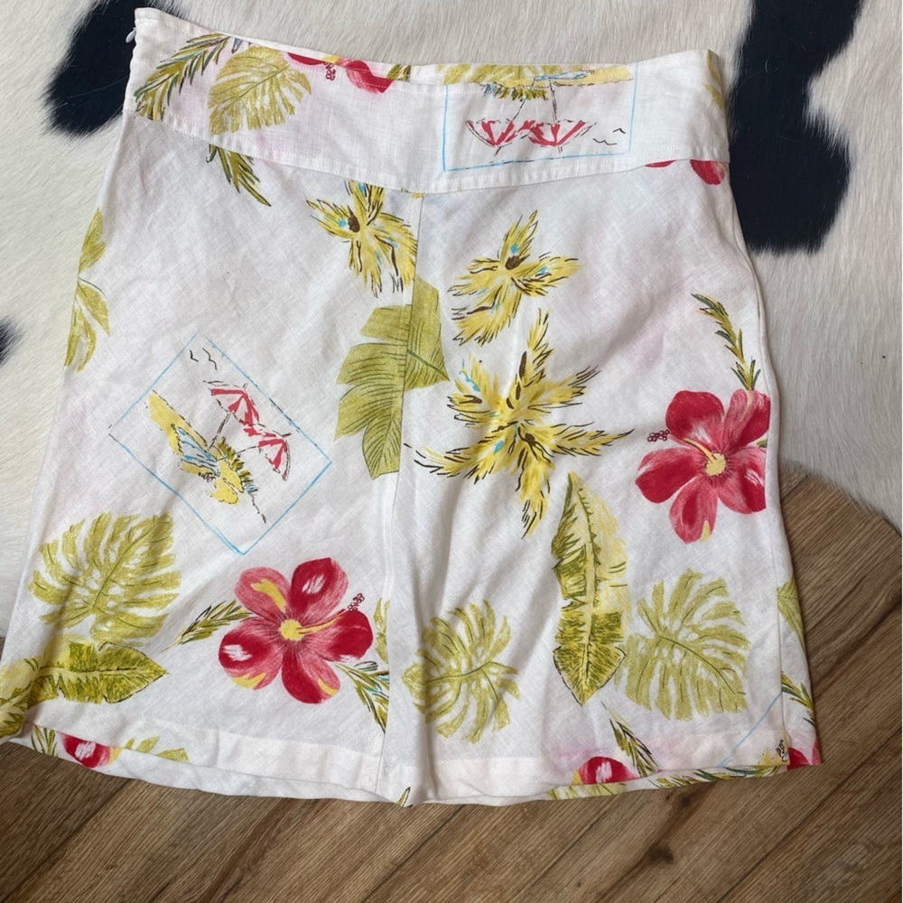 Uniform-John Paul Richard Pure Linen A-Line skirt with a tropical floral print - Picture 9 of 9
